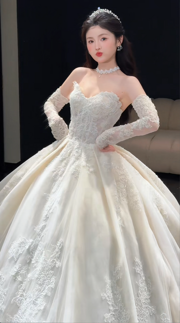 Niulatu Sweetheart Neck Ball Gown Long Wedding Dresses Tulle Applique White Bridal Gowns Long Sleeves Backless Bridal Dresses HZ1026